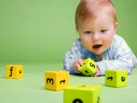 Правильное воспитание ребенка : первый год жизни малыша