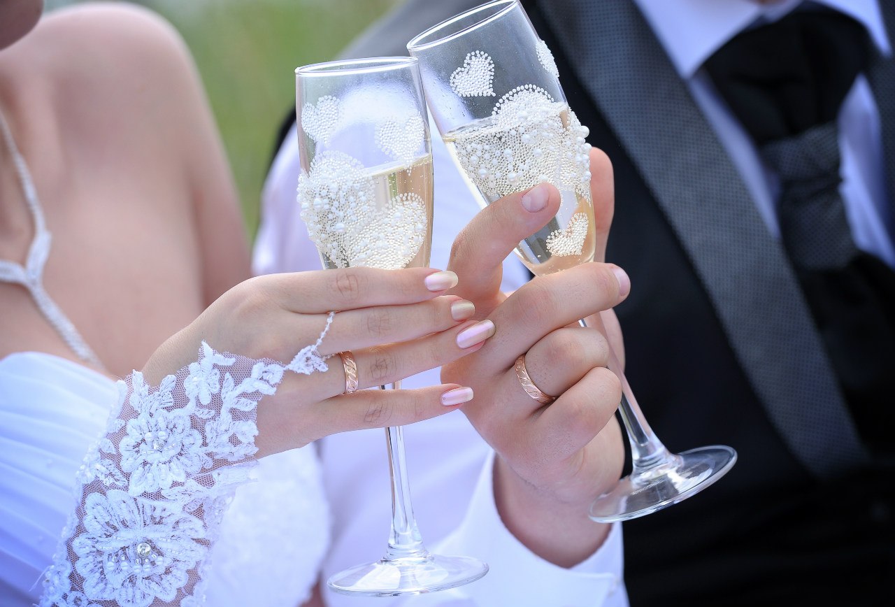 Тамада на свадьбу: как выбрать правильно человека-праздника