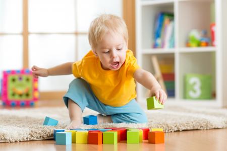 Каких игрушек у ребенка должно быть много в комнате?